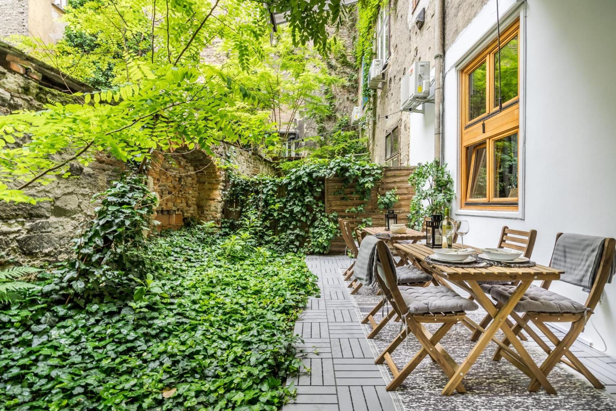 בודפשט Wellness Wonderland: Garden, Sauna, Jacuzzi In Cbd מראה חיצוני תמונה